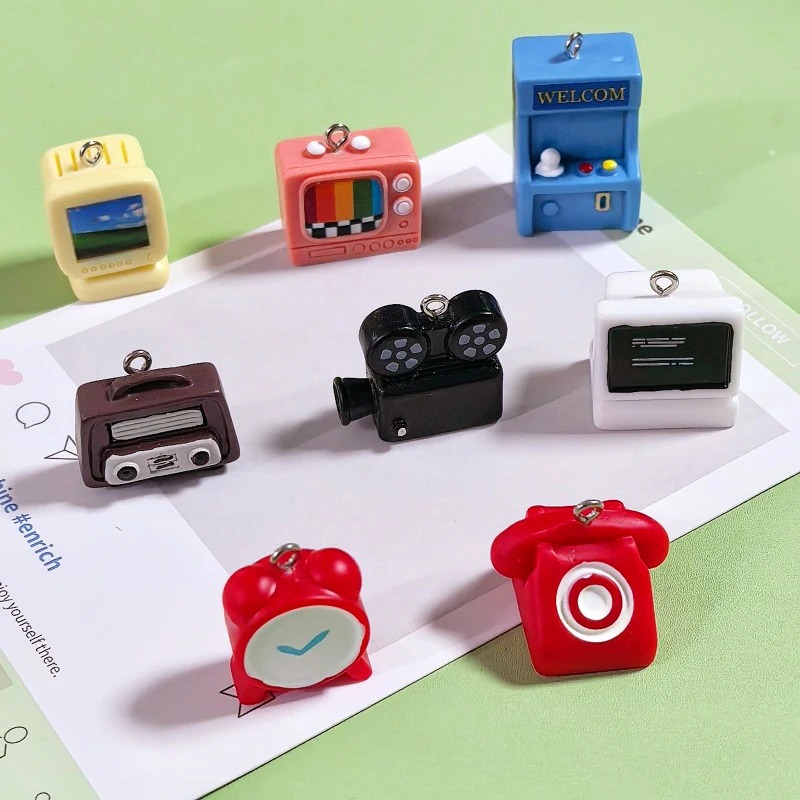 8 pièces Breloques en résine 3 - Vintage Alarm Clock avis et prix