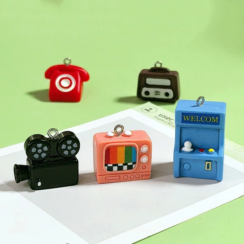 8 pièces Breloques en résine 3 - Vintage Alarm Clock avis et prix